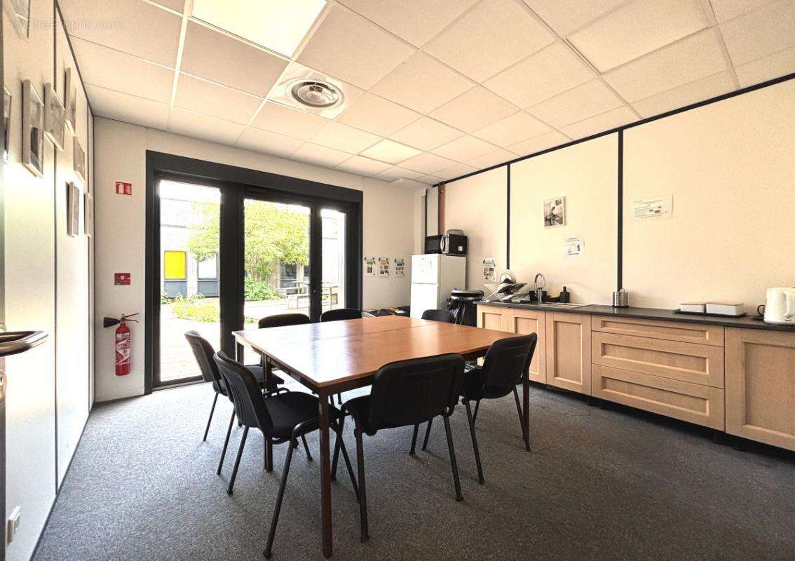 Commerce à VENISSIEUX