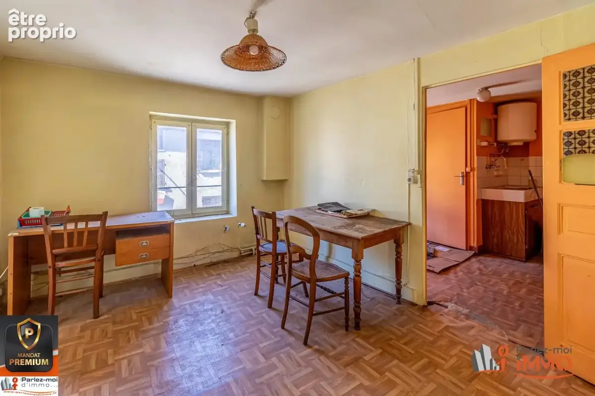 Appartement à L'ARBRESLE