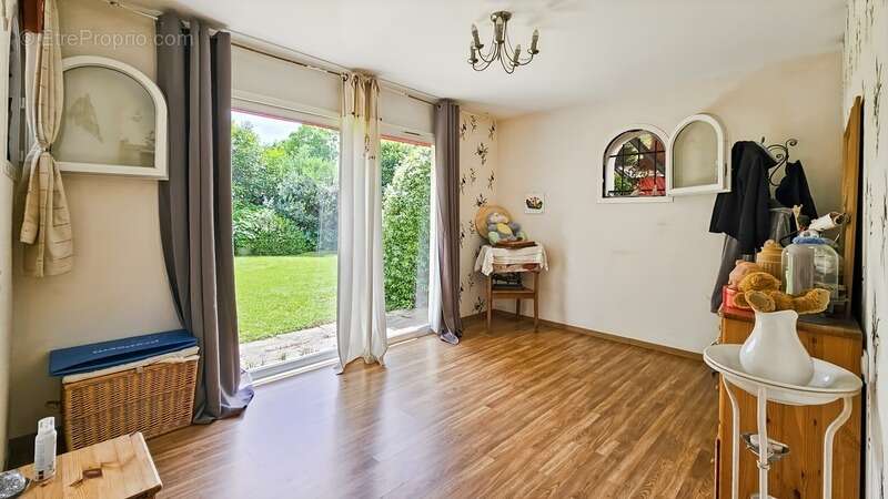 Maison de plain-pied – 132 m² avec garage– Terrain 1 000 m² – Économique et immédiatement habitable à vendre 5 pièces MOMERES (6 - photo 11