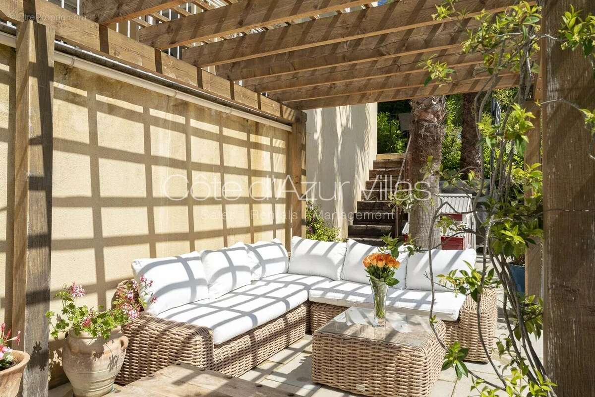 Maison à VALBONNE