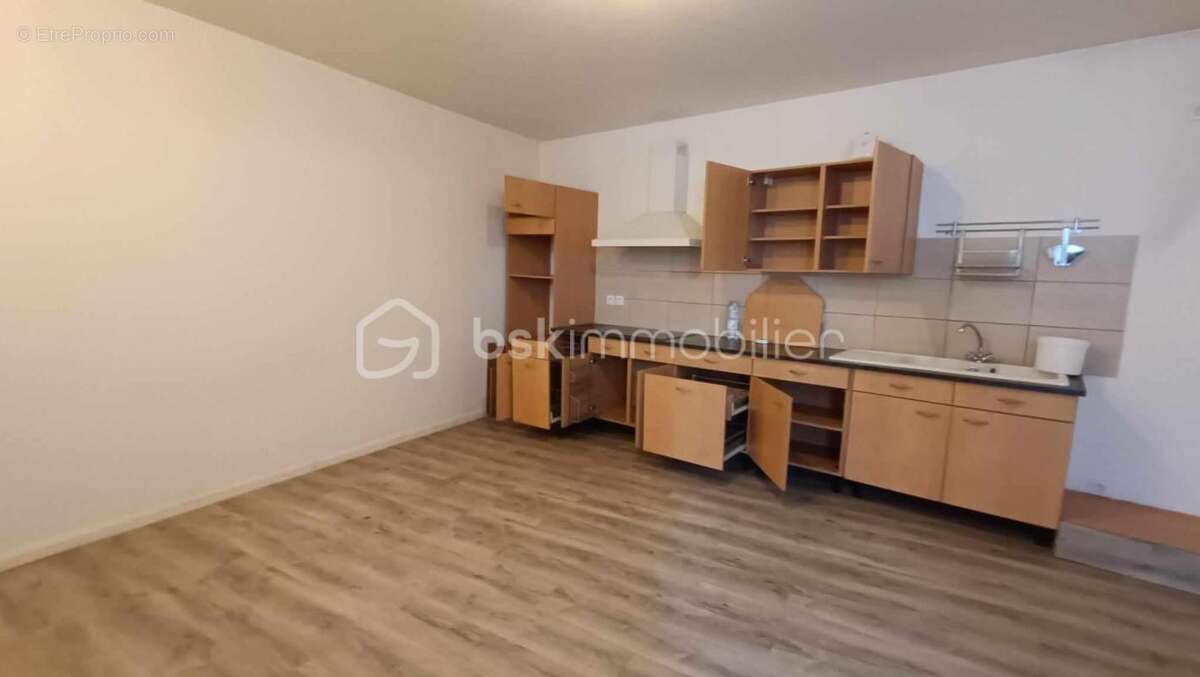 Appartement à VIRAZEIL