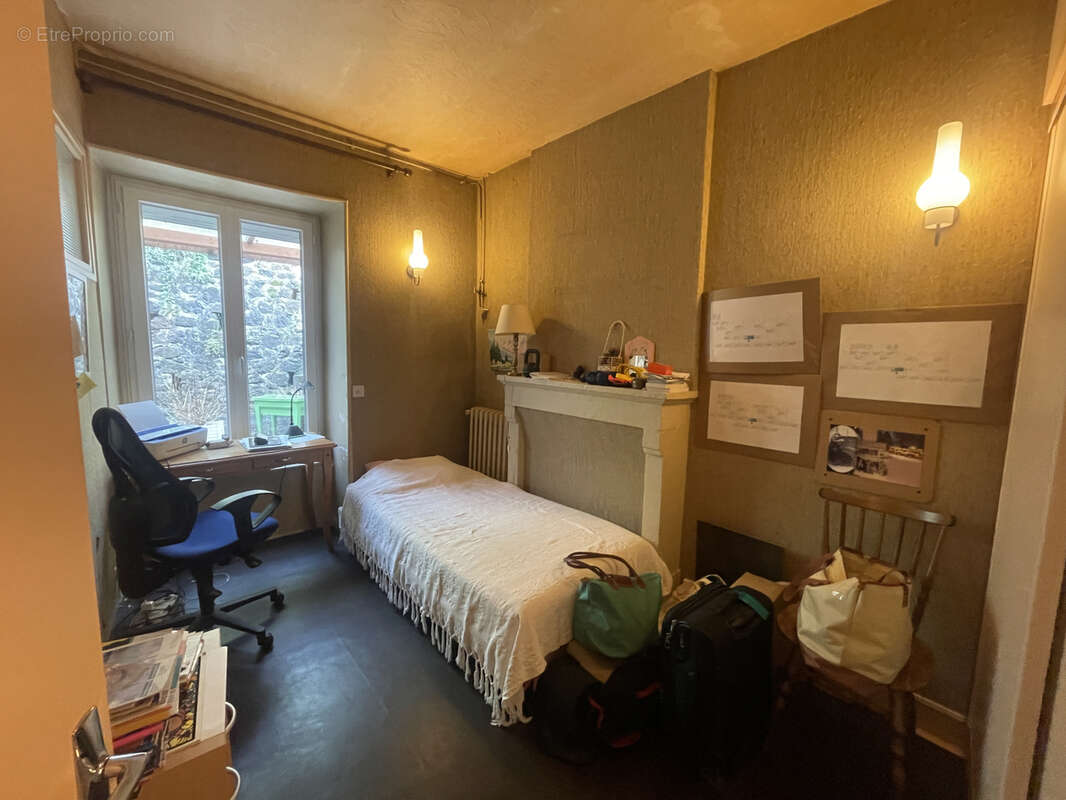 Appartement à ROCHEFORT-MONTAGNE