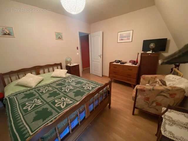 Maison à LA TOUR-D'AUVERGNE