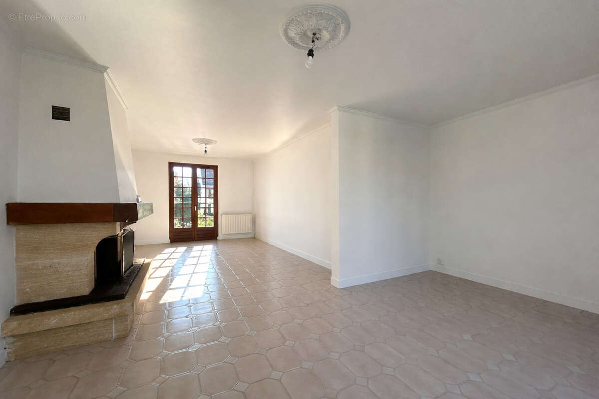 séjour 2 - Maison à BRUNOY