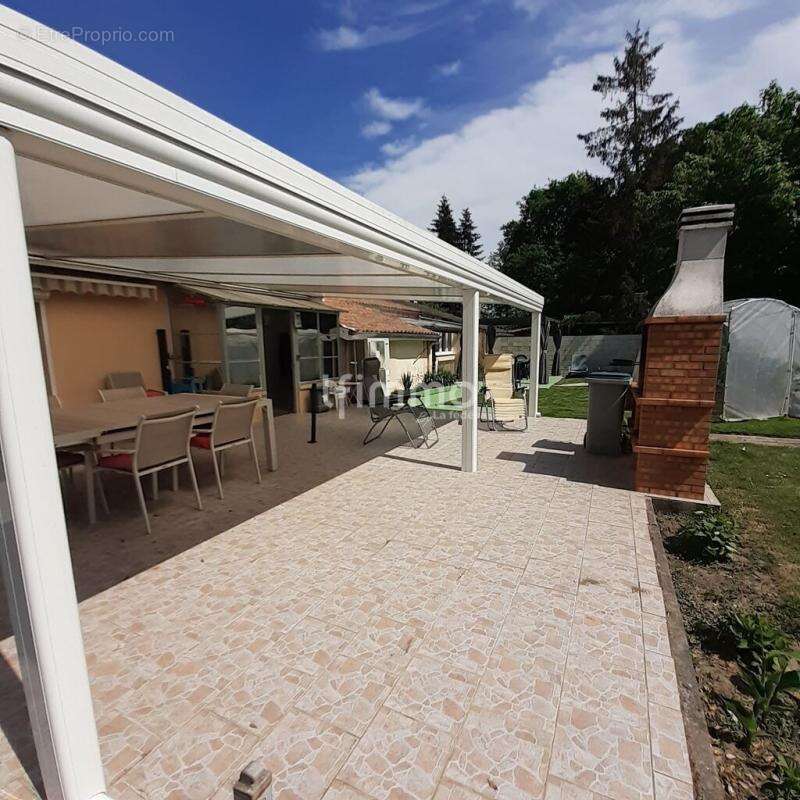 Maison à VENDAYS-MONTALIVET