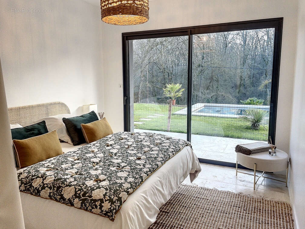 Maison à MONTAIGUT-SUR-SAVE