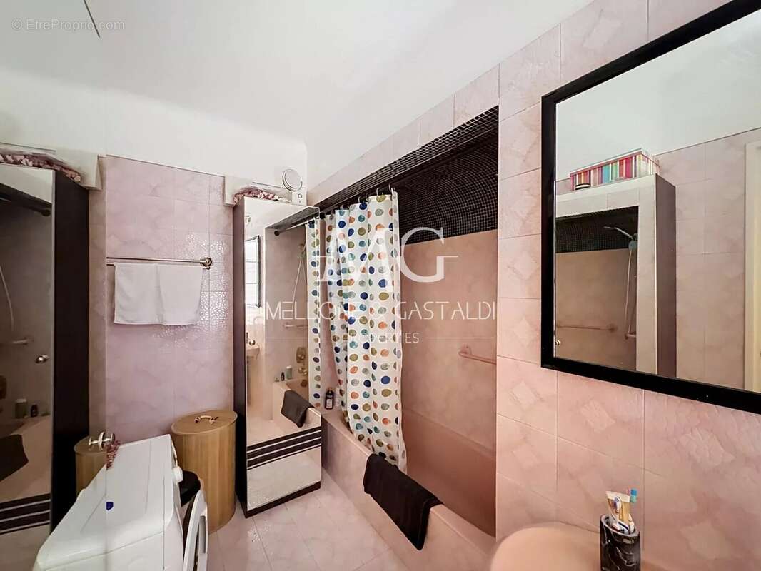 Cannes - immeuble a renover / transformer - photo 39