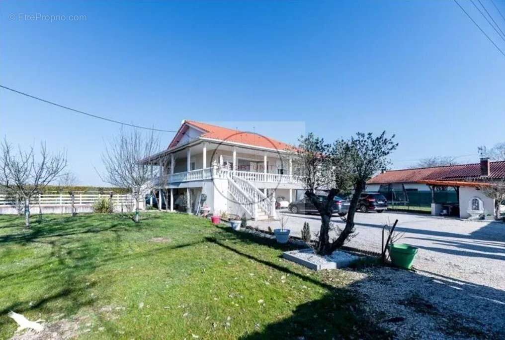 Maison 224 m² à Montauban  - photo 8