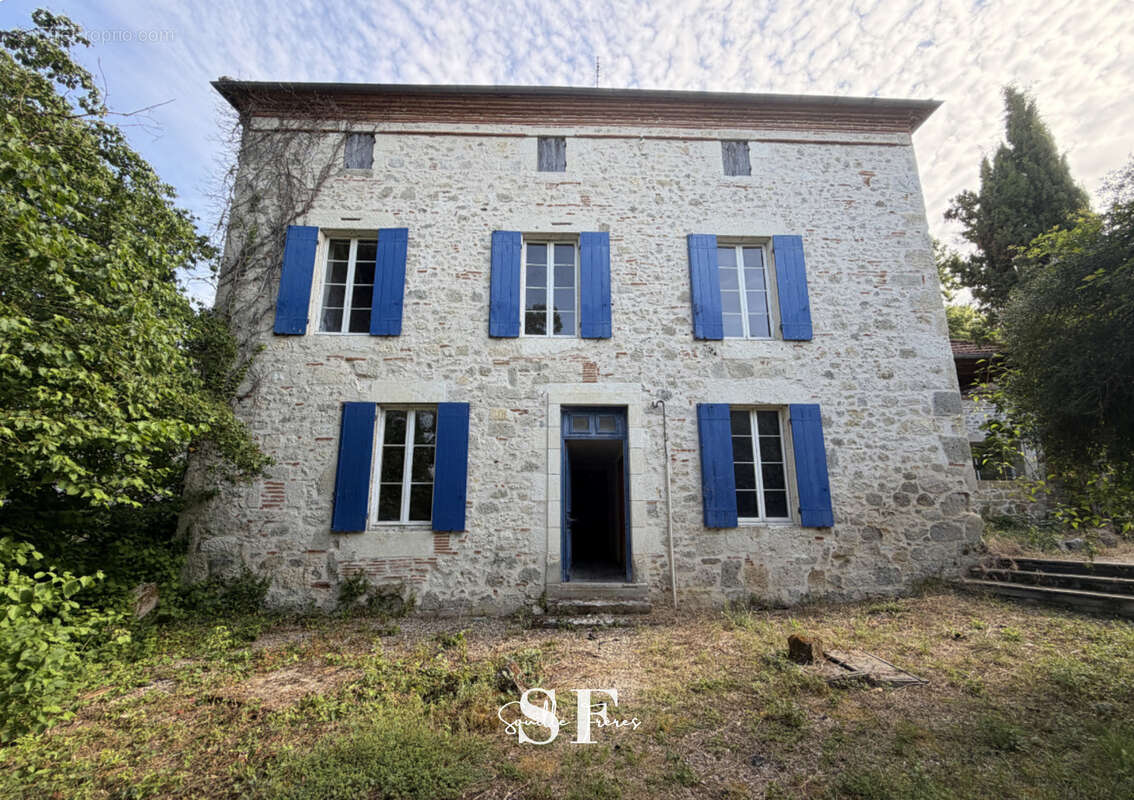 Saint hilaire de lusignan - maison  en pierres de caractere a renover - photo 16