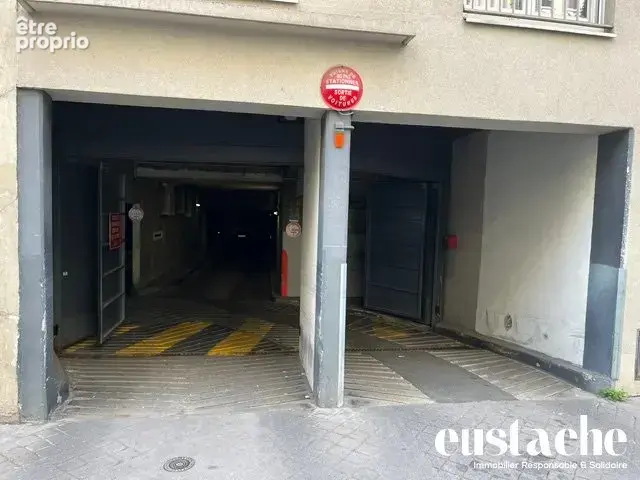 Parking à PARIS-19E