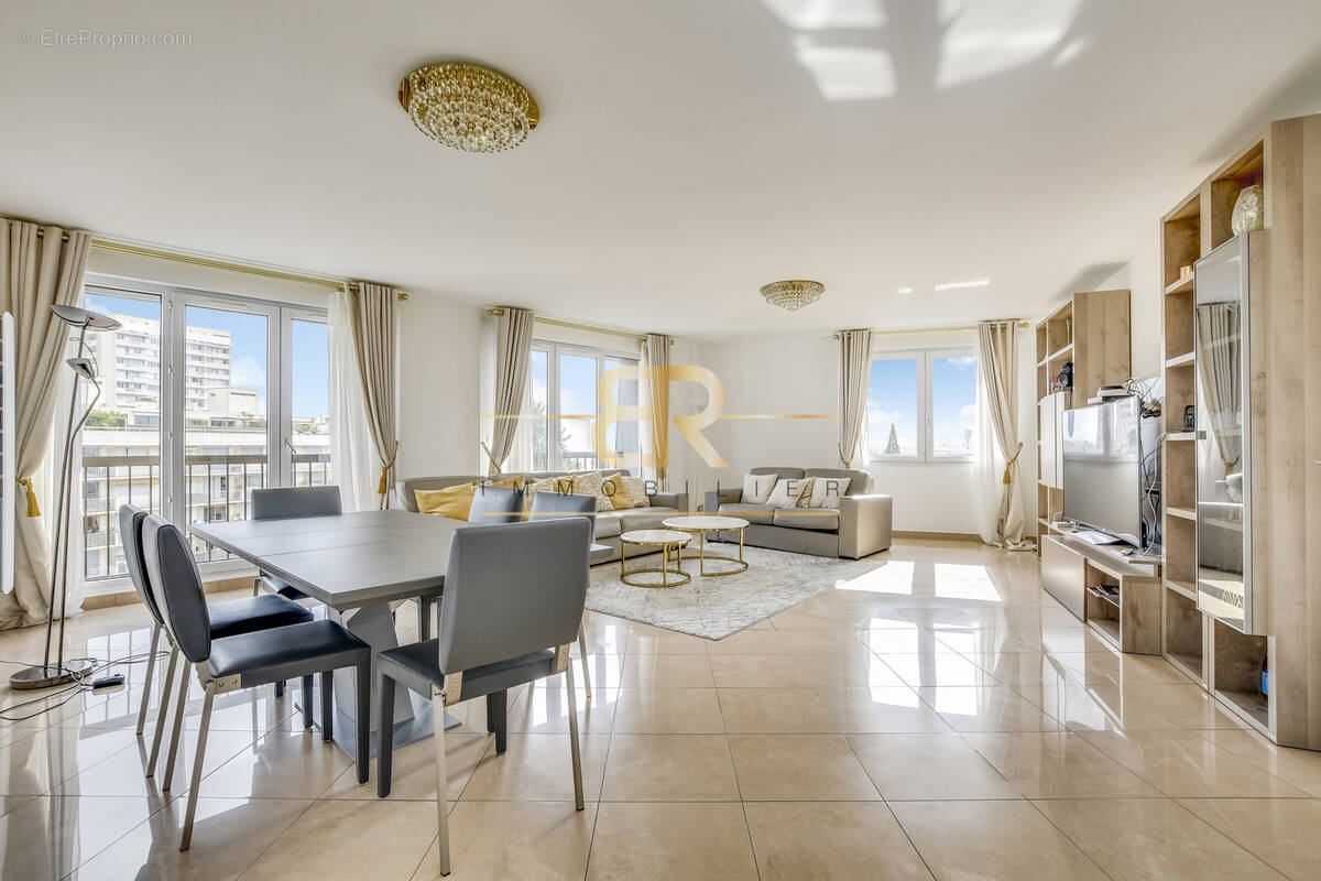 Appartement à CHARENTON-LE-PONT