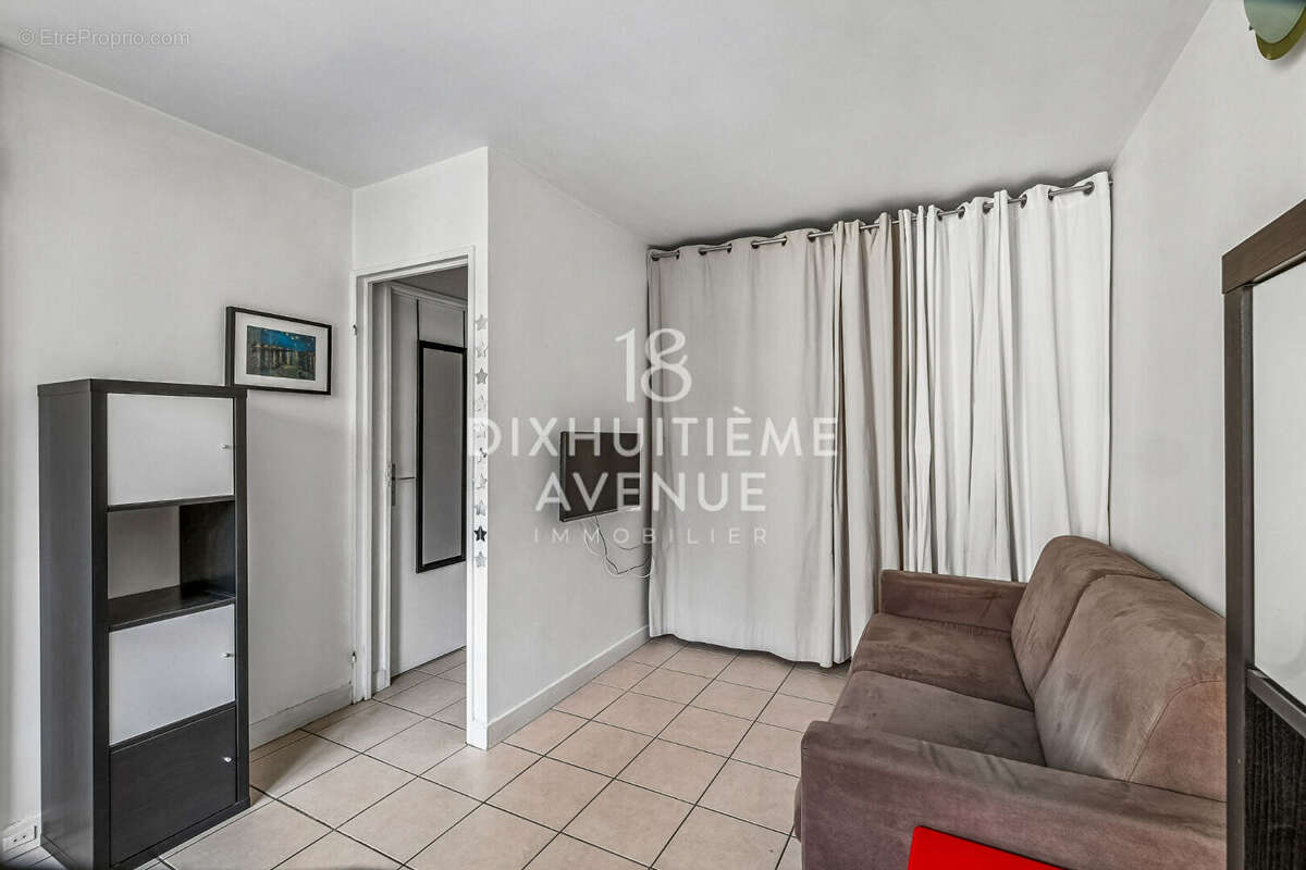 Rue Labat, studio 23m² sur jardin - photo 3