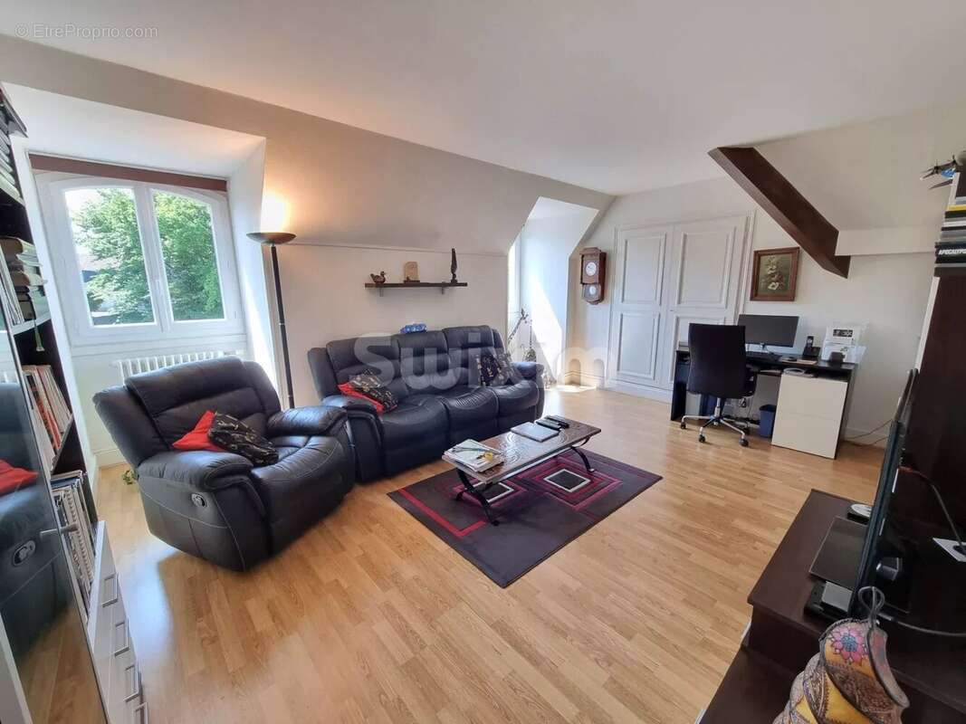 Maison à VARENNES-VAUZELLES