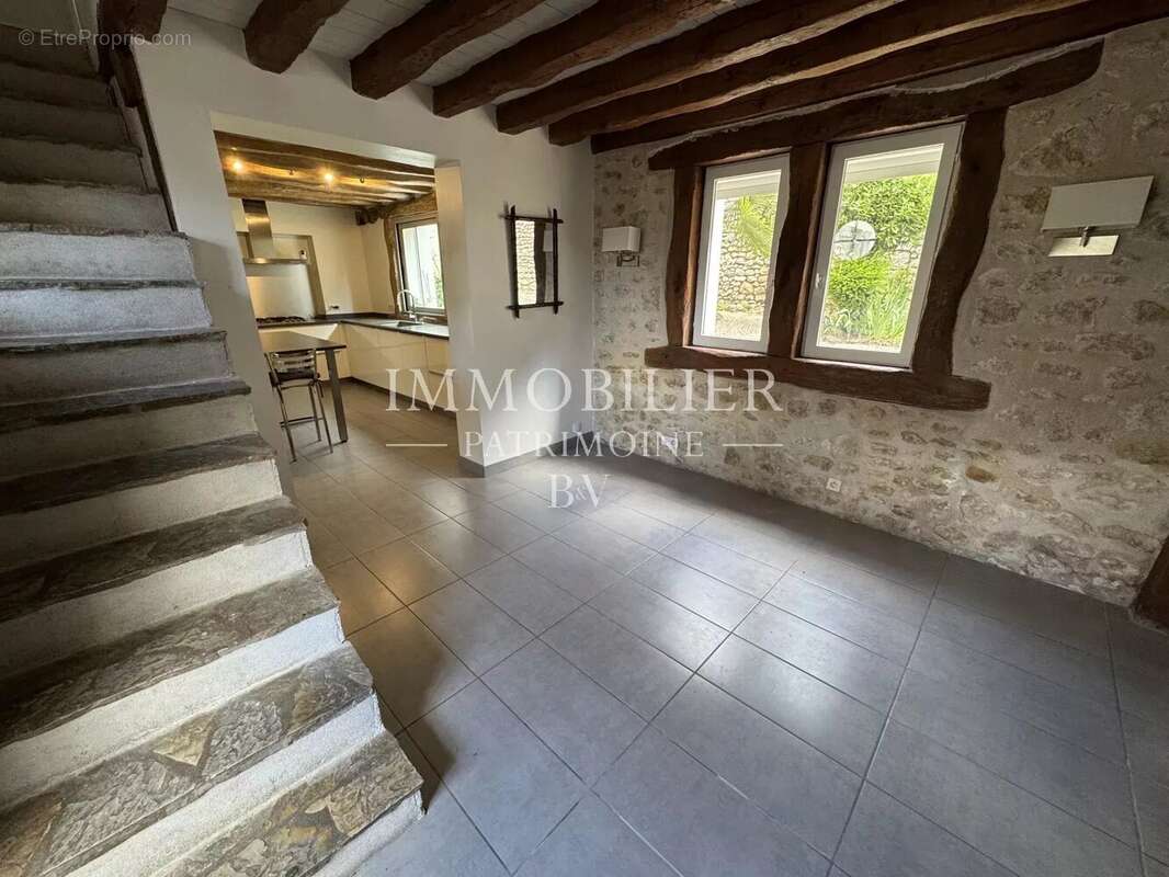 Maison à LA CHAUSSEE-SAINT-VICTOR