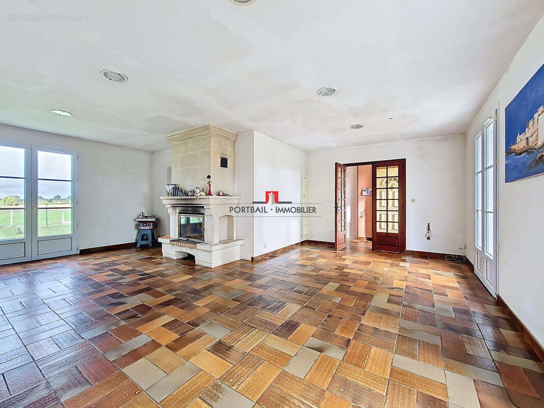 Maison à LA LANDE-DE-FRONSAC