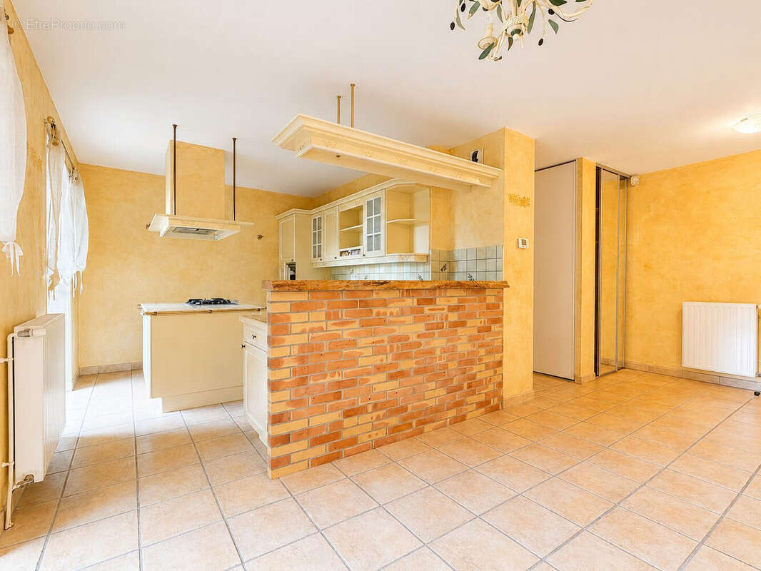 Appartement 3 pièces 74 m² à vendre à Chamalieres (63400) - photo 4