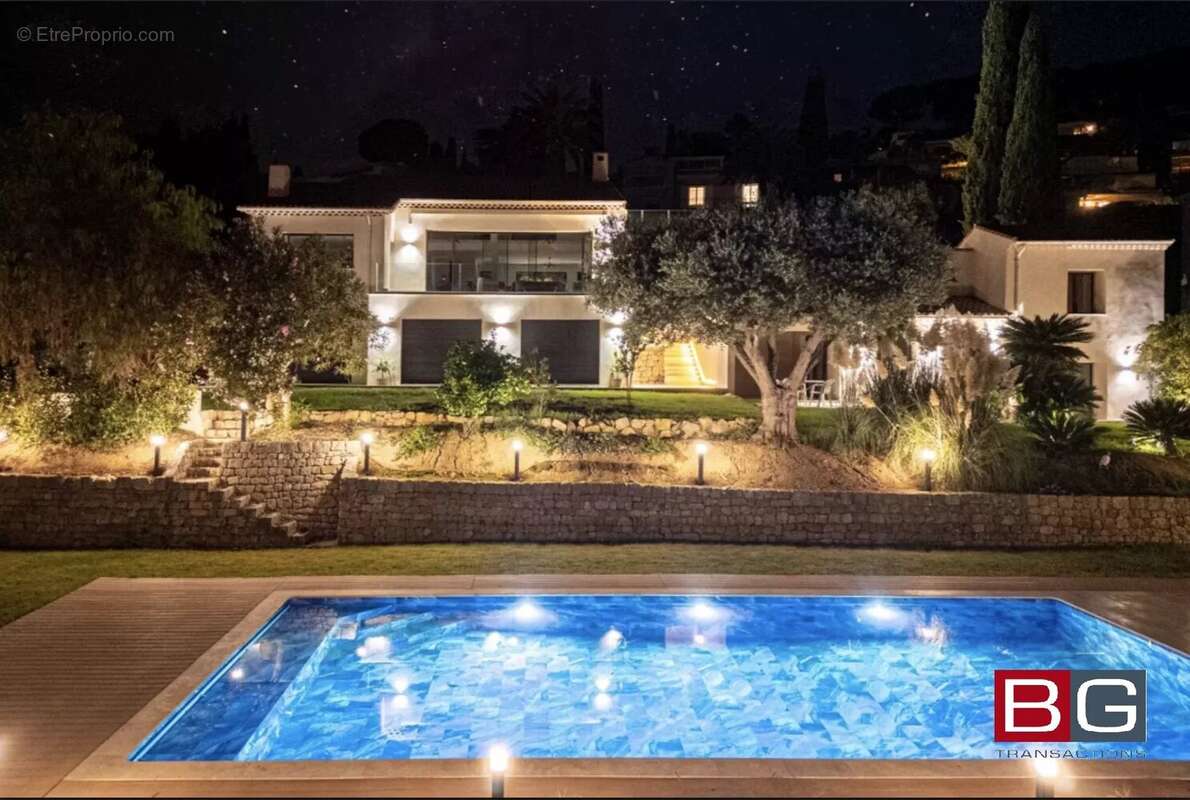 Maison à VALLAURIS
