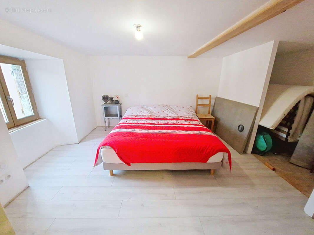 Maison à CHALMAZEL