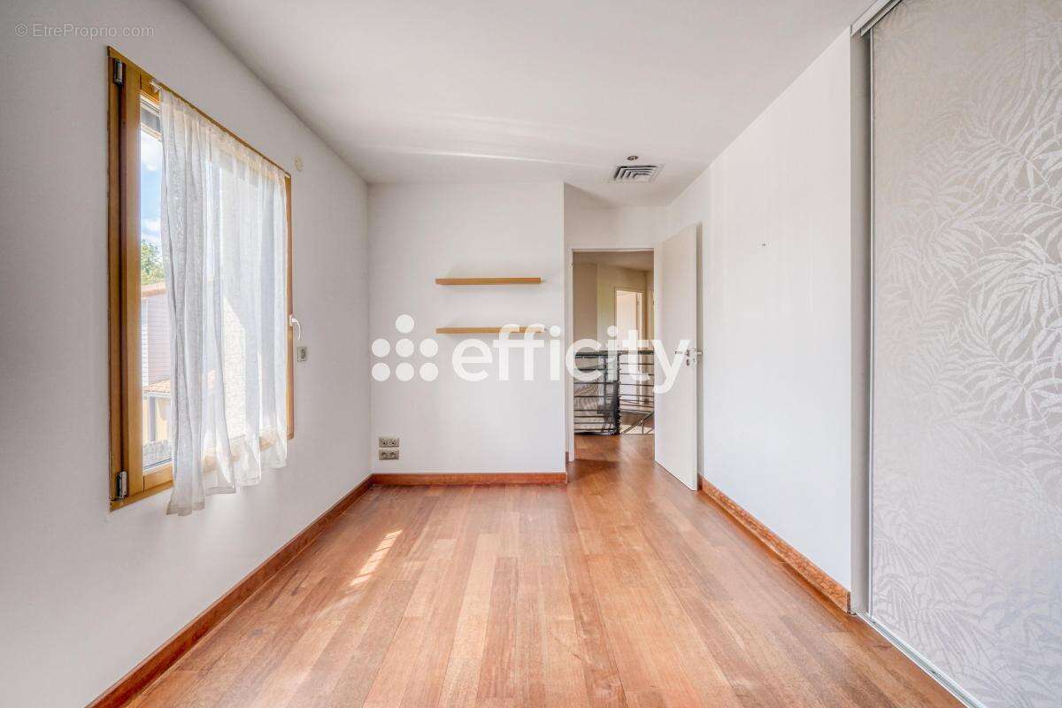 Maison 149 m² à Cadaujac  - photo 9