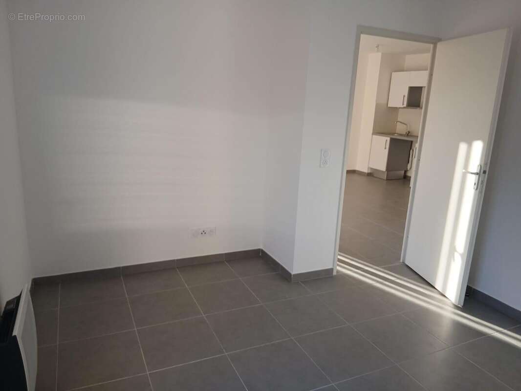   - Appartement à DRAGUIGNAN