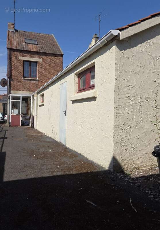 Maison à AULNOYE-AYMERIES