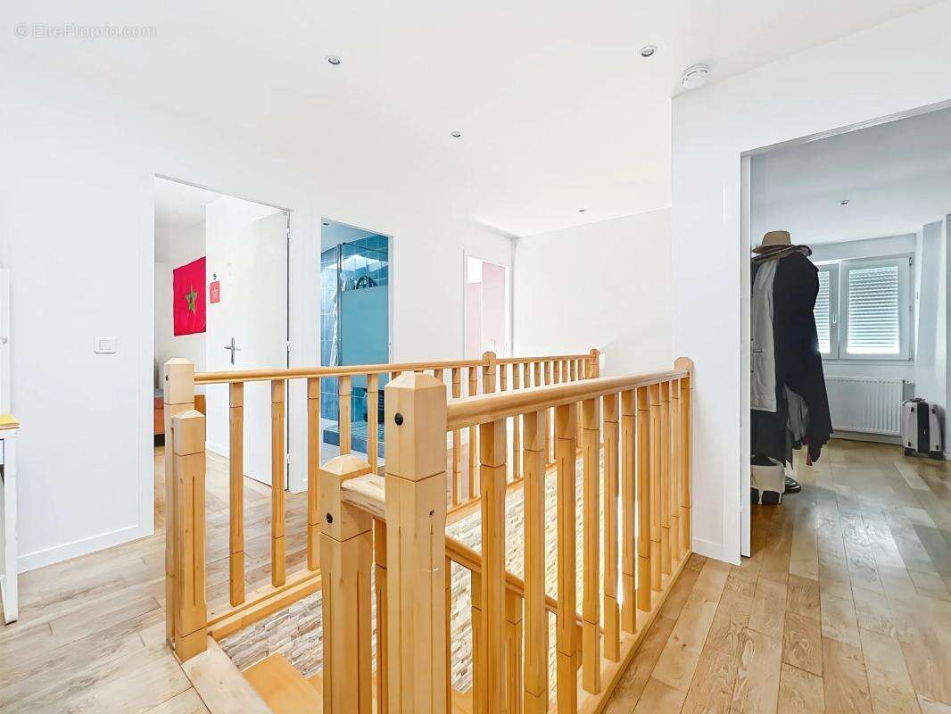 Maison à VAIRES-SUR-MARNE