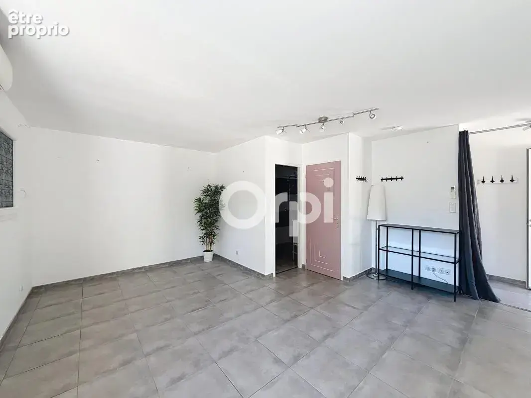 ** Maison 3 pièces 88 m2 + remise 24 m2 - Stationnements et jardin ** - photo 17