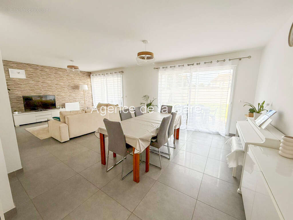 Maison à SARTROUVILLE