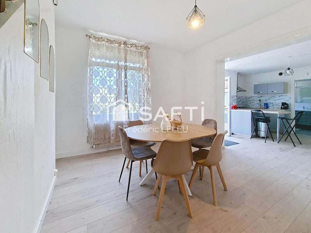 Photo 2 - Maison à DOUVRIN