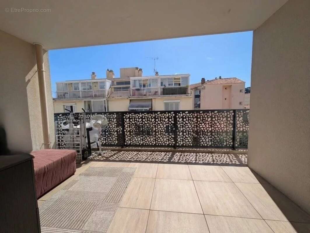 Appartement à SAINT-LAURENT-DU-VAR