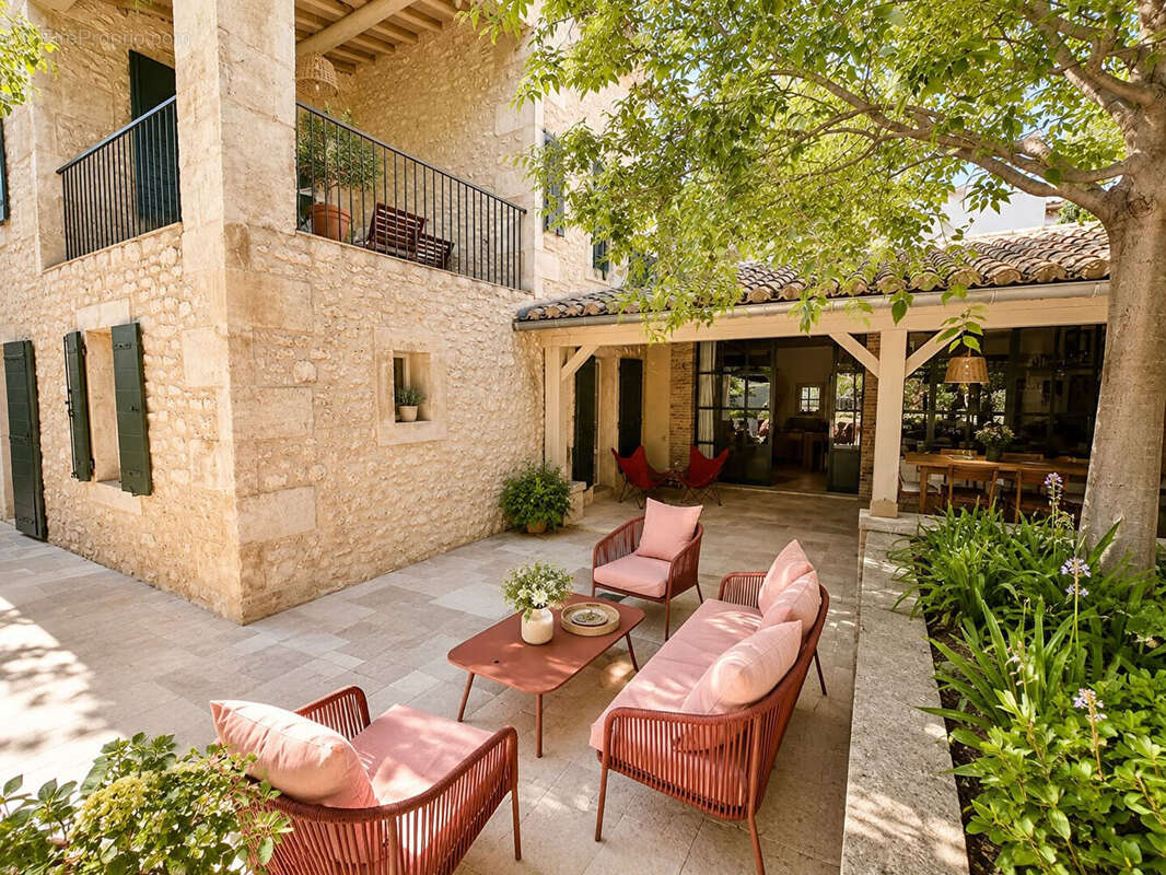 Autre à SAINT-REMY-DE-PROVENCE