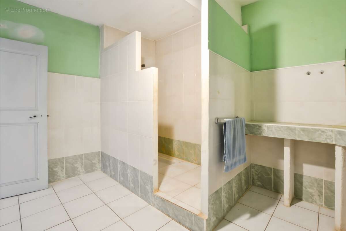 Saint-Chinian – Maison de village de 95 m², 4 chambres et cour sans vis-à-vis - photo 21