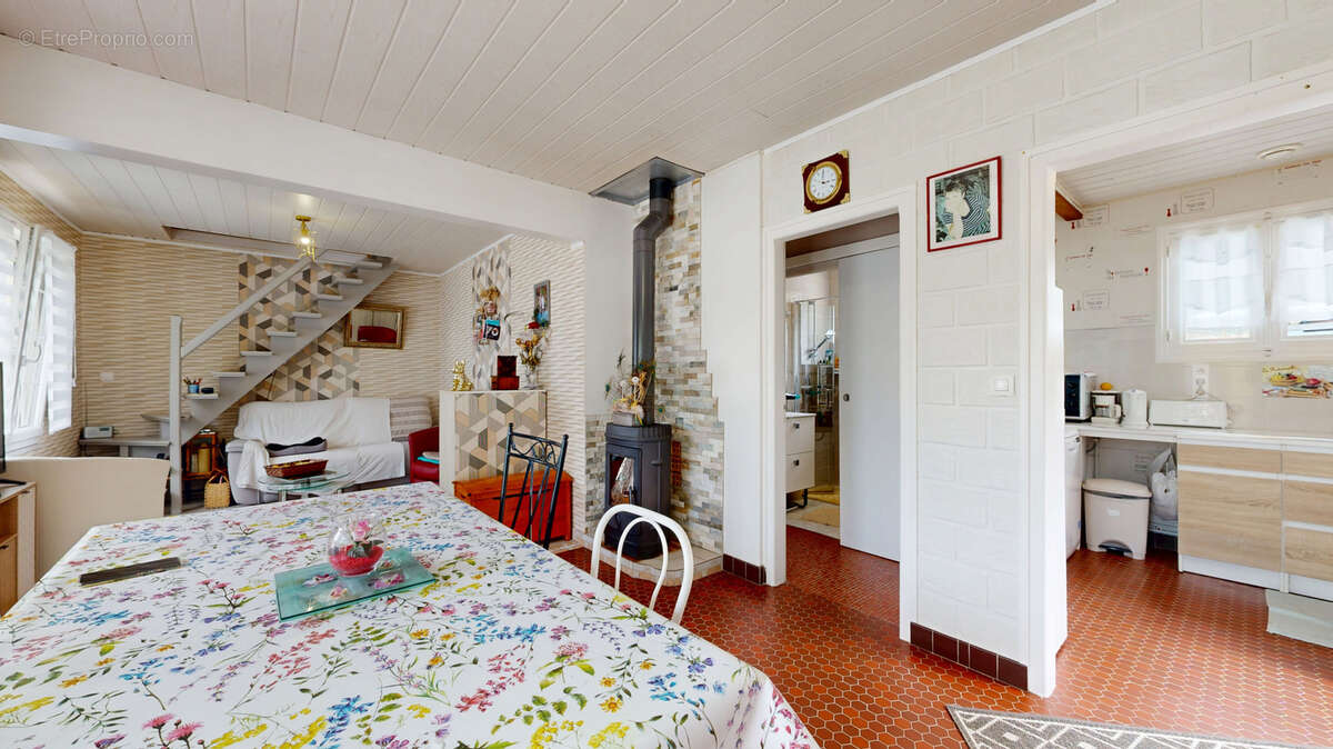 Maison de plain-pied à 1 km de la mer avec garage et dépendance - photo 5