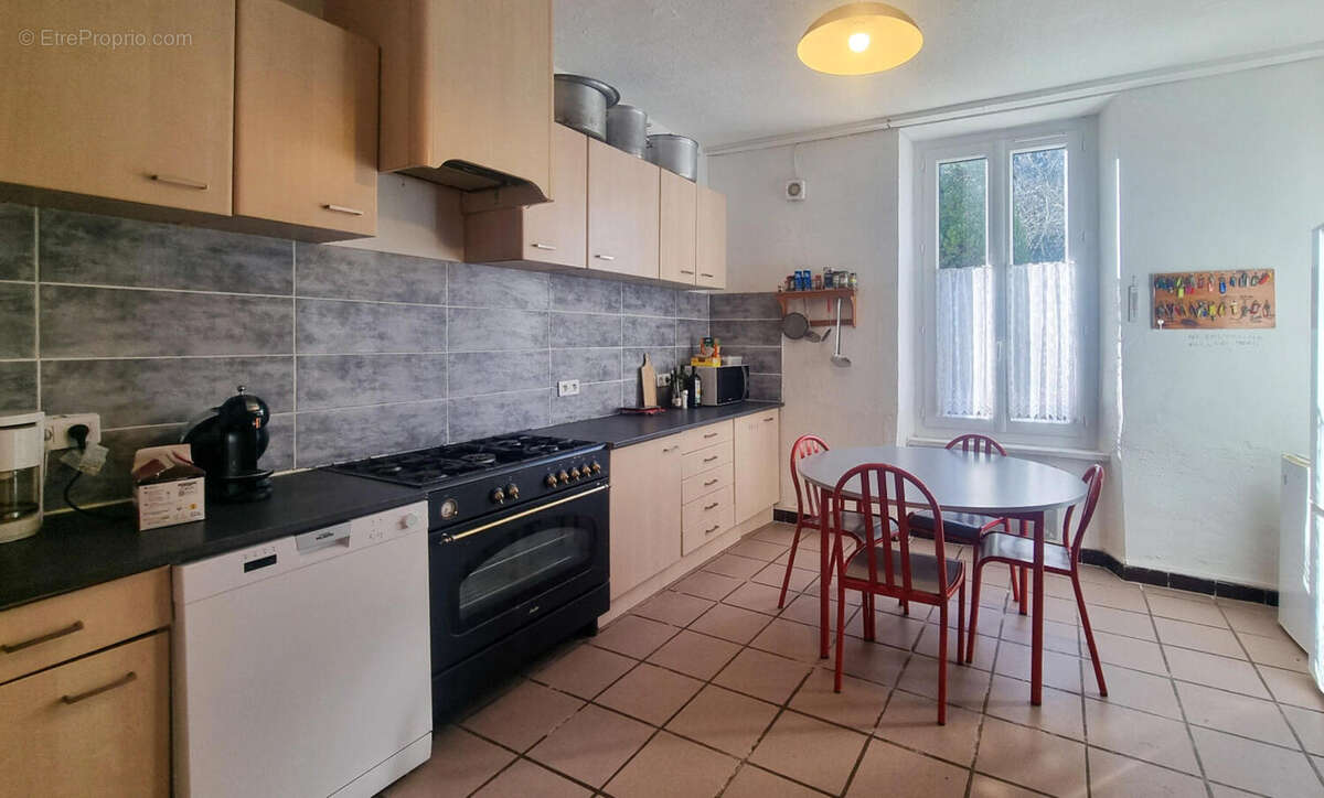 cuisine communaux - Maison à SAISSAC