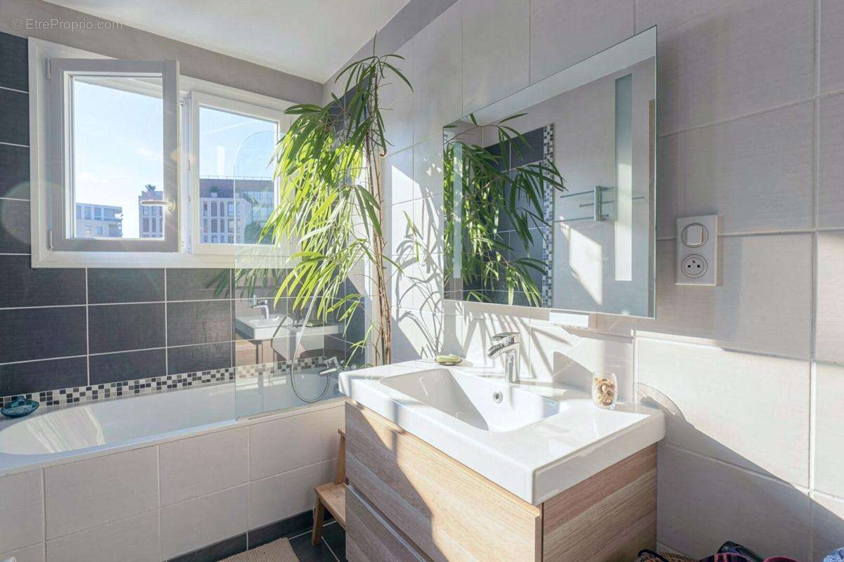 Appartement à LYON-8E