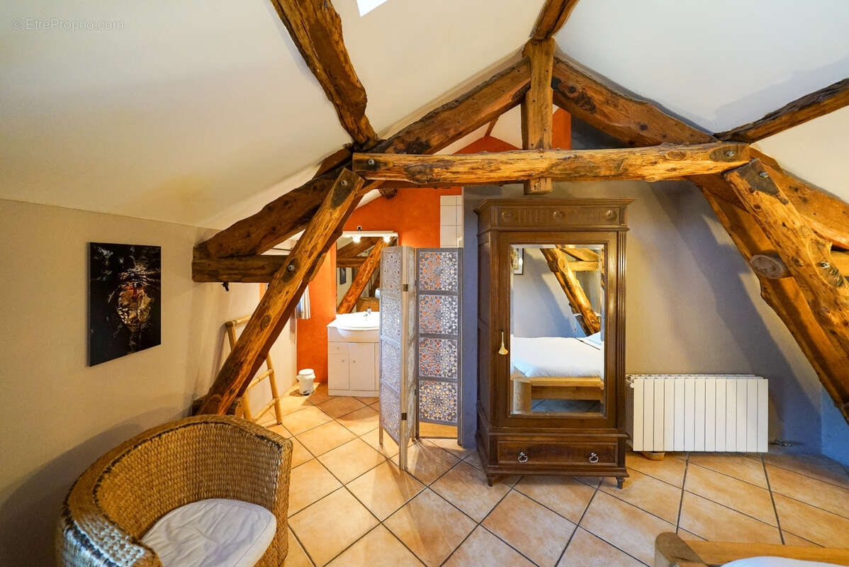 Maison à CASTANET-LE-HAUT