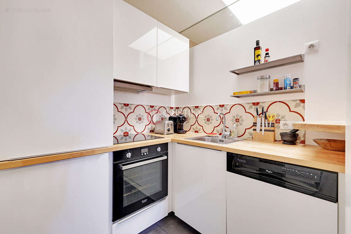 Plaine monceau  -dernier etage - excellent etat - photo 9