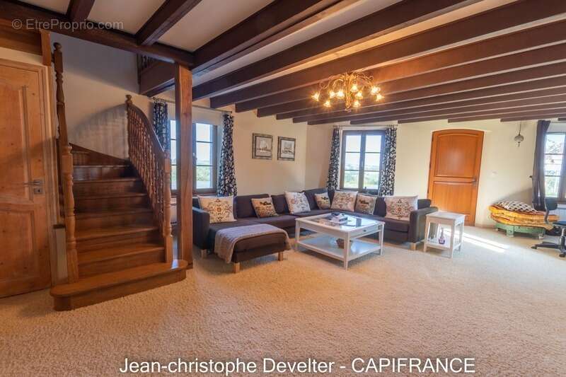 Maison à SAINT-GEORGES-BUTTAVENT