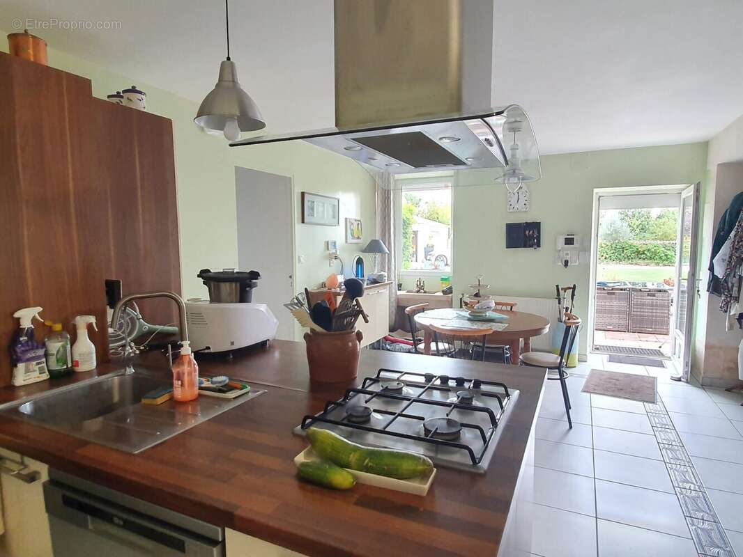 Maison 134 m² à Rioux  - photo 8