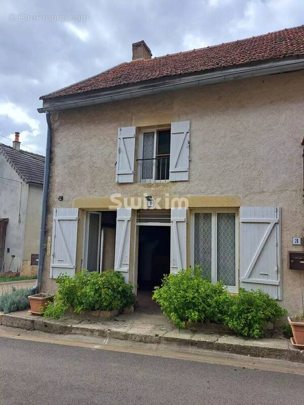 Maison à METZ-LE-COMTE