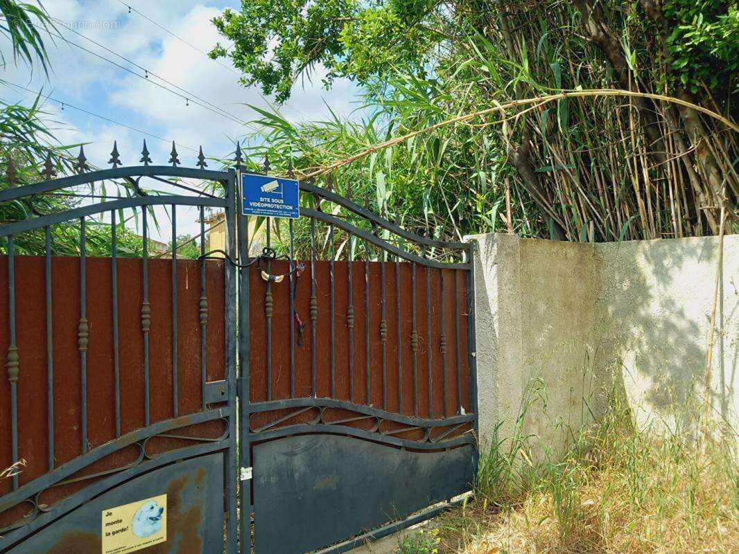 Terrain à ESPONDEILHAN