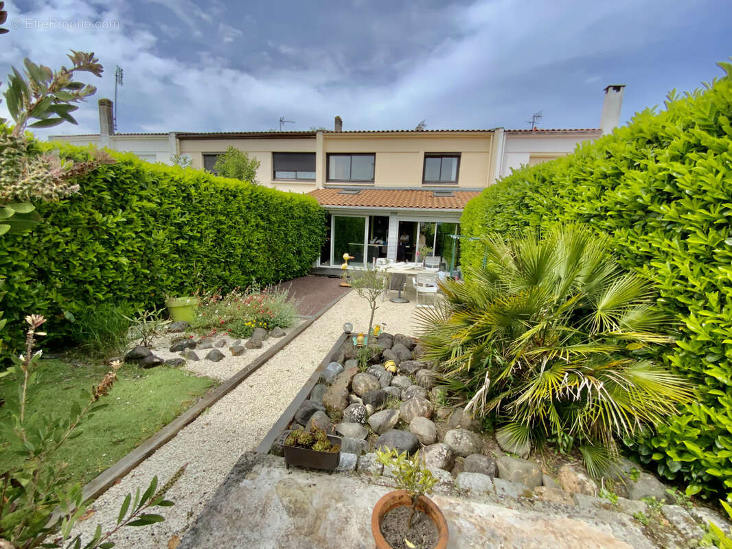 Maison à VILLENAVE-D&#039;ORNON