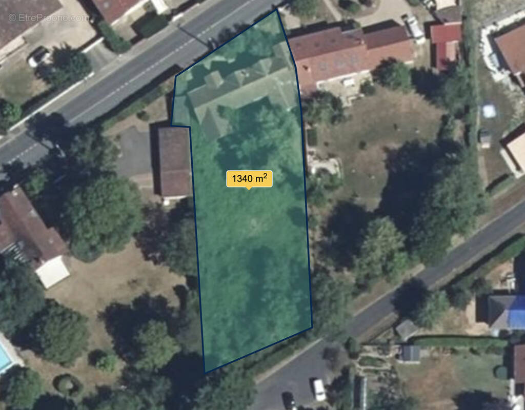 Terrain à BELLERIVE-SUR-ALLIER