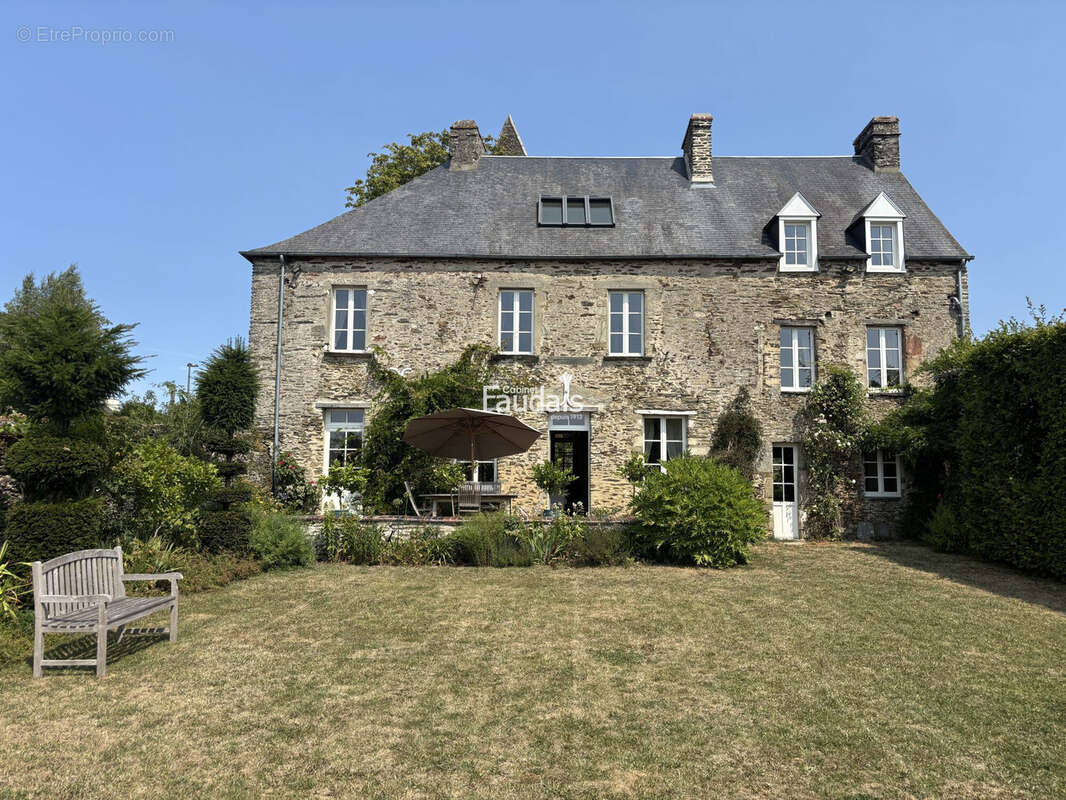Maison 228 m² à Saint-Lo  - photo 2