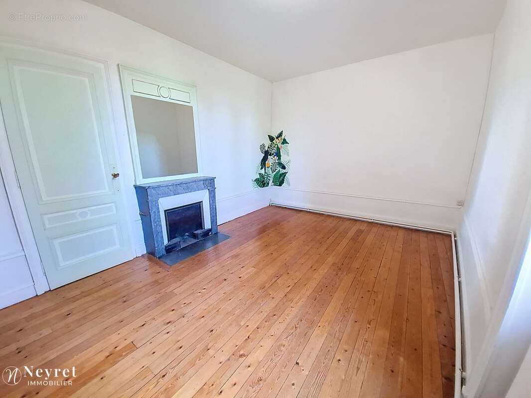 Appartement à VERNAISON
