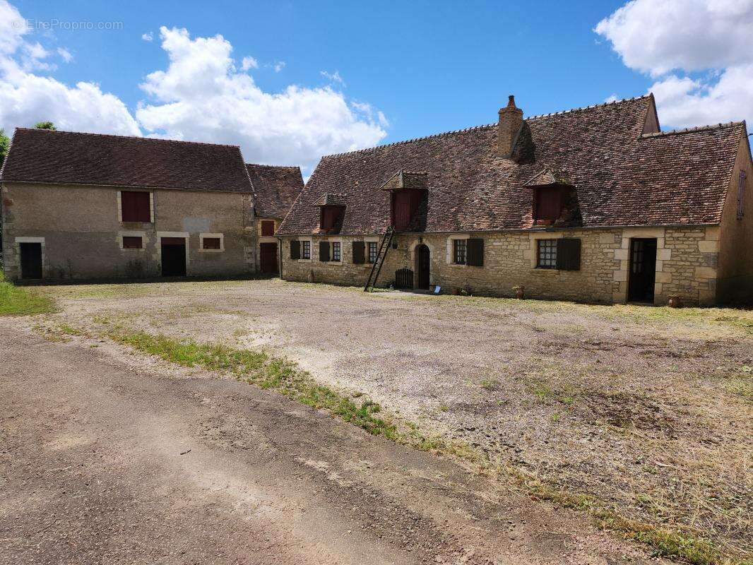 Maison à SAINTE-COLOMBE-DES-BOIS