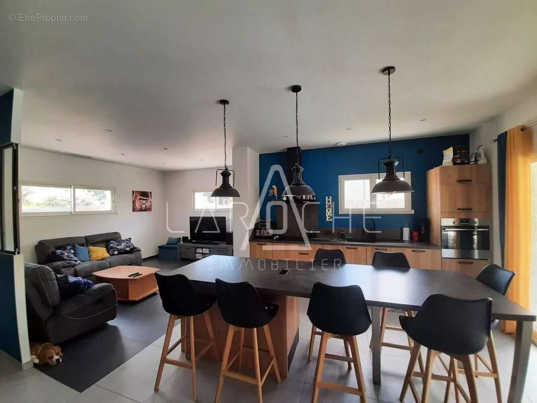 Maison à LAROQUE-DES-ALBERES