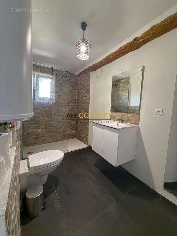 Appartement à CONTES