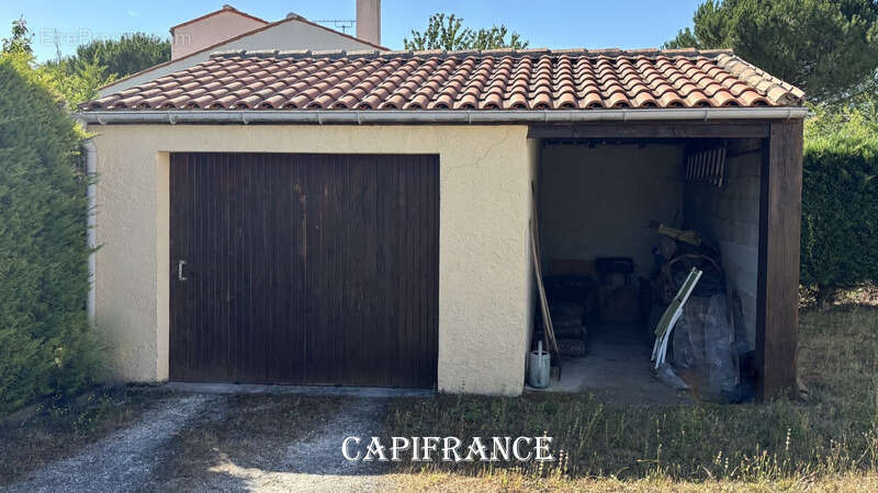 Pavillon de plain-pied - 99 m² - 3 chambres - jardin - garage - PORT D'ENVAUX - photo 11