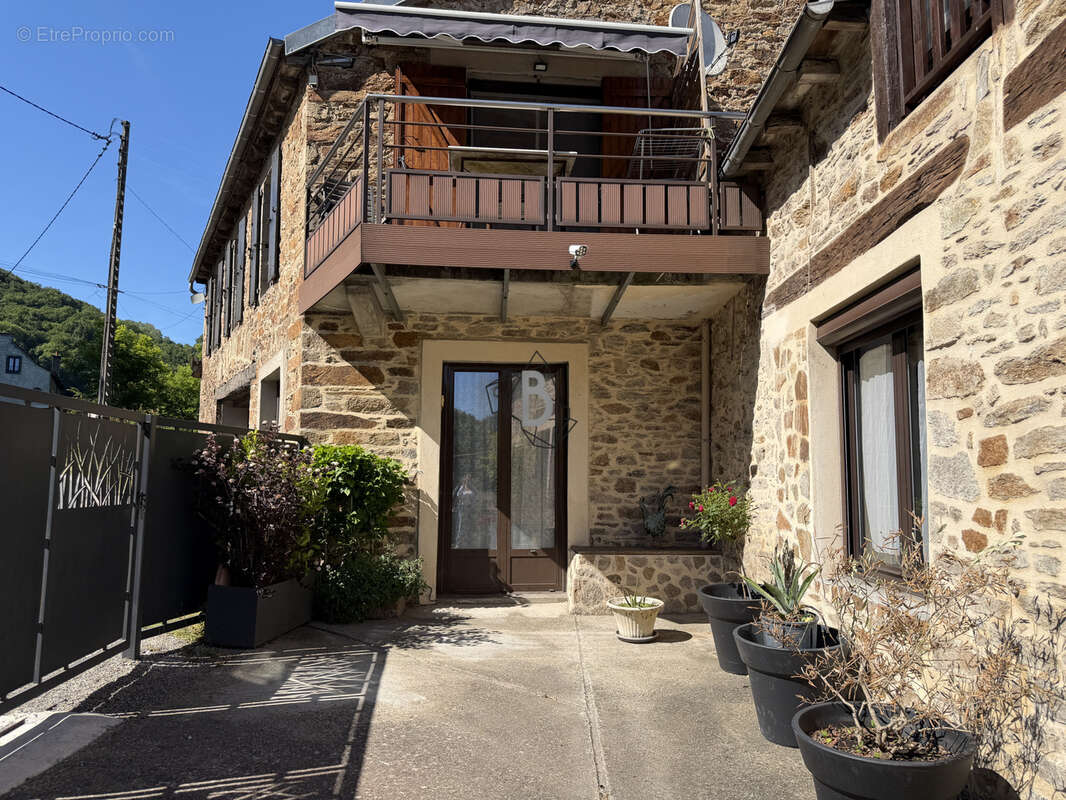 Maison à CALMONT